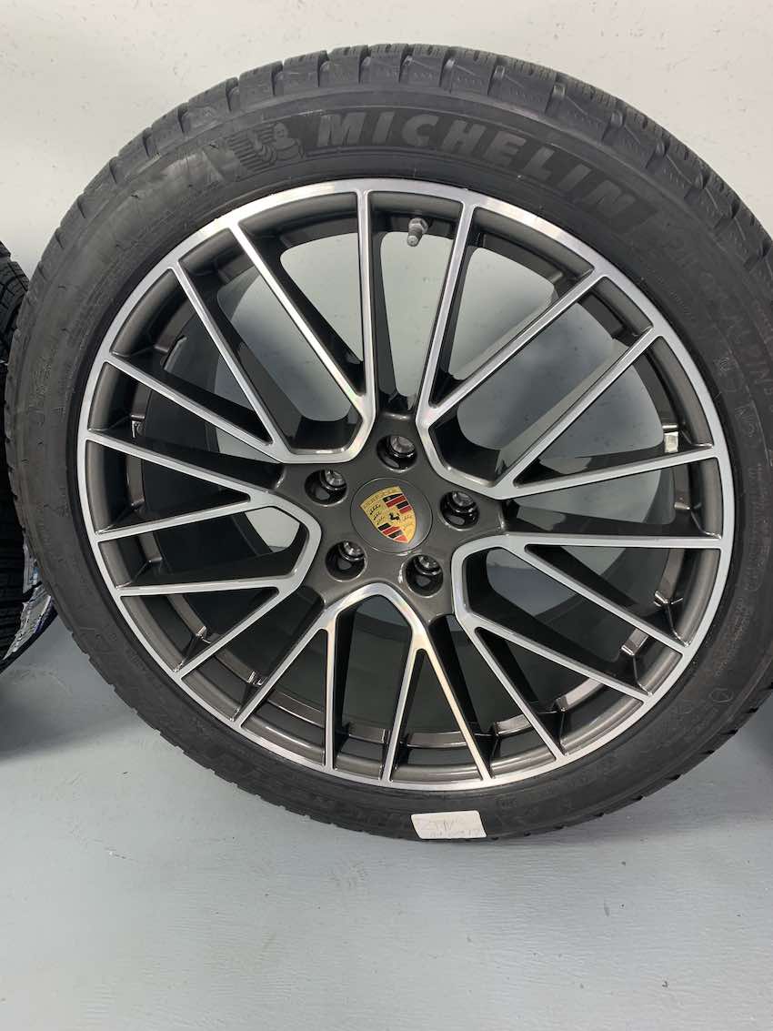 Porsche Cayenne COUPE E3 21 Zoll RS Spyder Winter Räder Michelin DOT2020