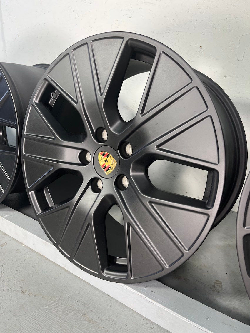 Porsche Taycan 20 Zoll J1 + J1 II TURBO AERO Felgen mattschwarz neu
