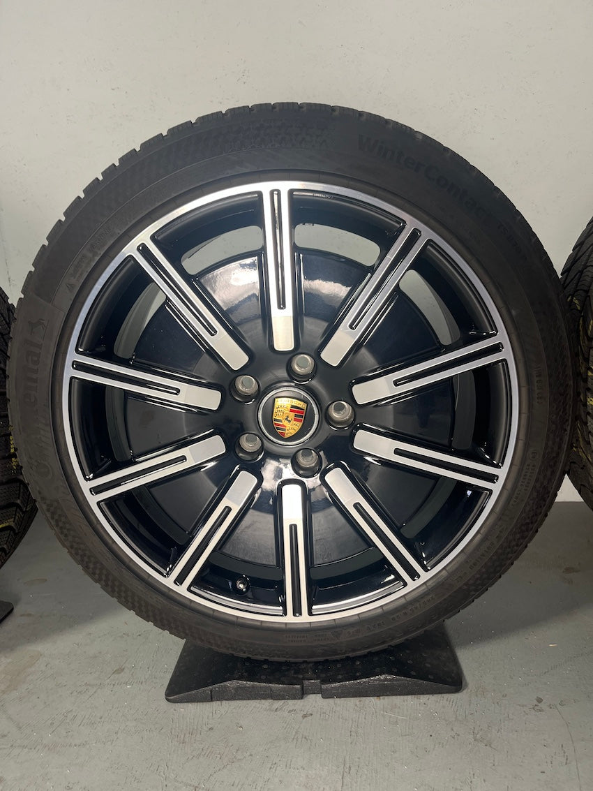 Porsche Taycan J1 20 Zoll Sport Aero Winter Neureifen Continental aus 2024 8,5mm