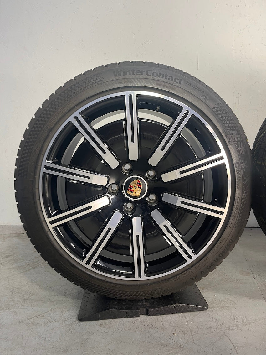 Porsche Taycan J1 20 Zoll Sport Aero Winter Neureifen Continental aus 2024 8,5mm