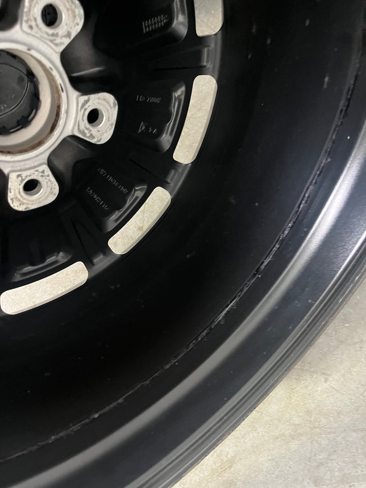 Porsche Taycan J1 20 Zoll Sport Aero Winter Neureifen Continental aus 2024 8,5mm