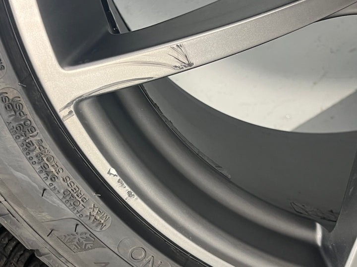 Porsche Taycan J1 20 Zoll Tequipment Design Winterräder Goodyear glanzschwarz