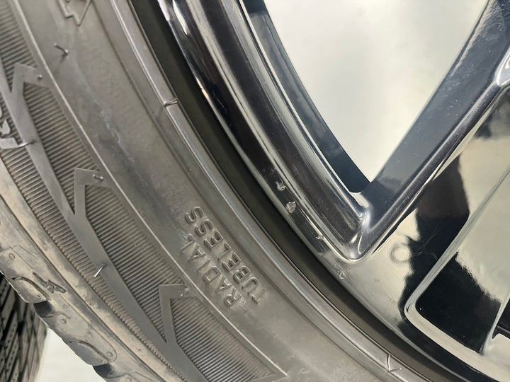 Porsche Taycan J1 20 Zoll Tequipment Design Winterräder Goodyear glanzschwarz