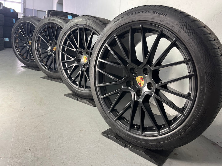 Porsche Cayenne E3 9Y0 21 Zoll RS Spyder Winter Räder Continental