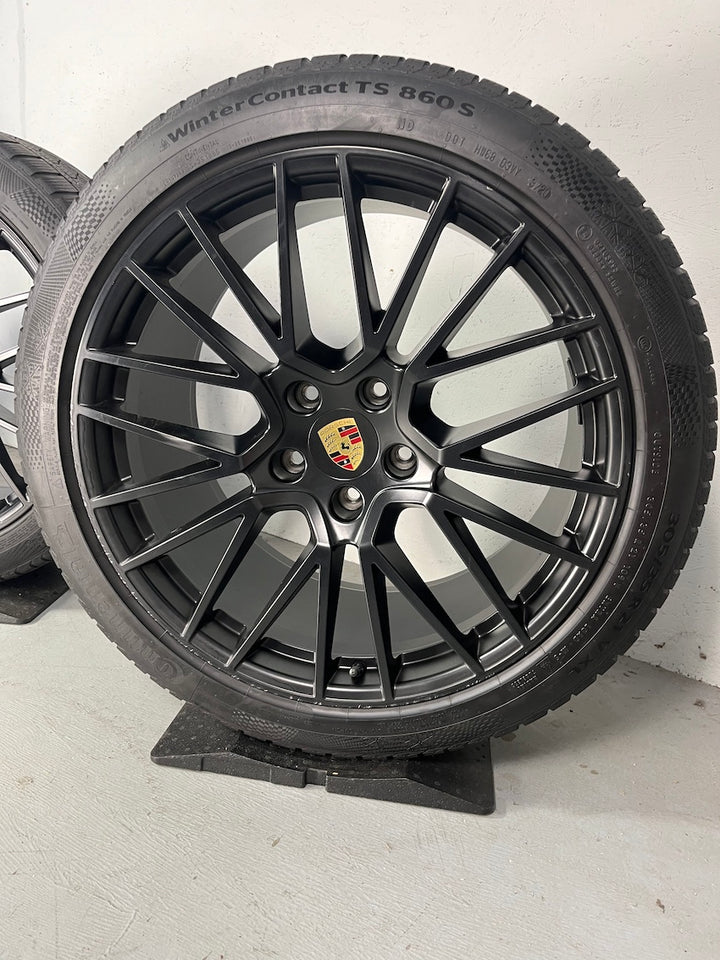 Porsche Cayenne E3 9Y0 21 Zoll RS Spyder Winter Räder Continental