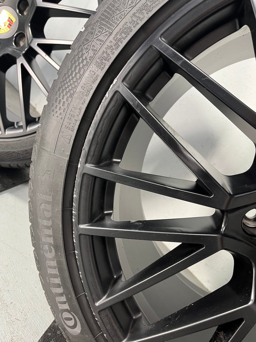 Porsche Cayenne E3 9Y0 21 Zoll RS Spyder Winter Räder Continental