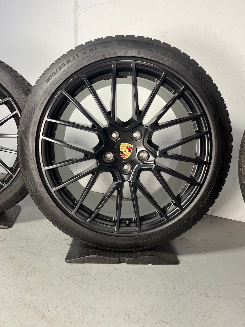 Porsche Cayenne E3 9Y0 21 Zoll RS Spyder Winter Räder Continental