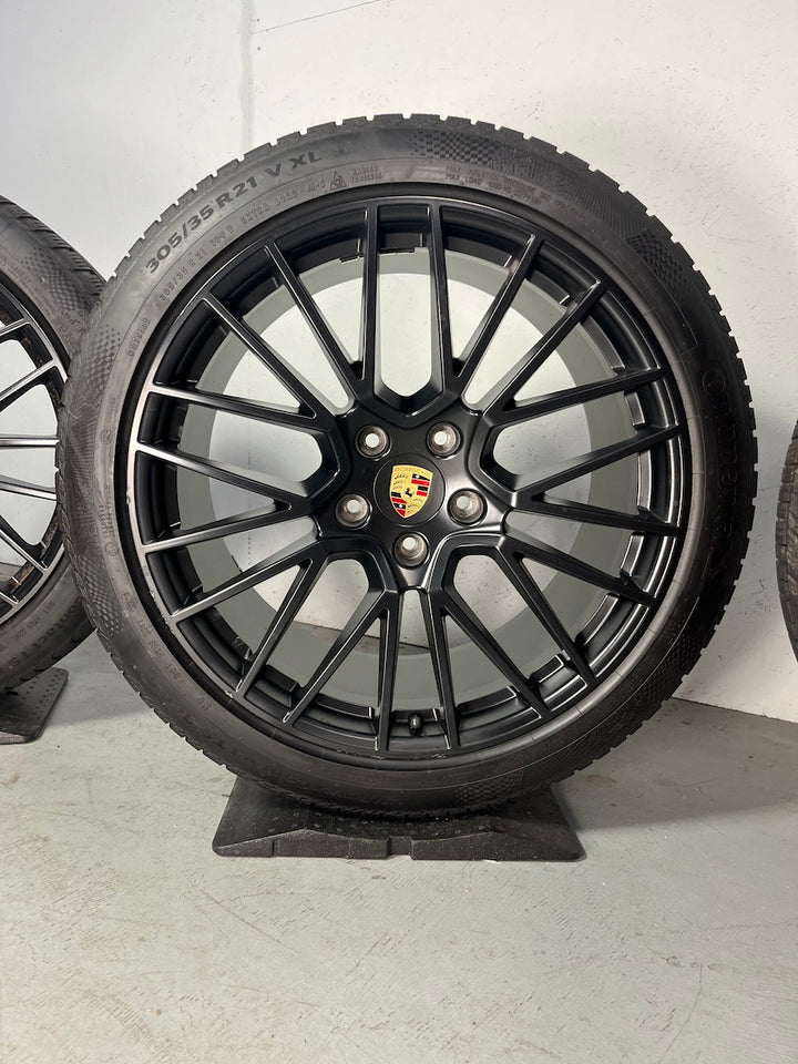 Porsche Cayenne E3 9Y0 21 Zoll RS Spyder Winter Räder Continental