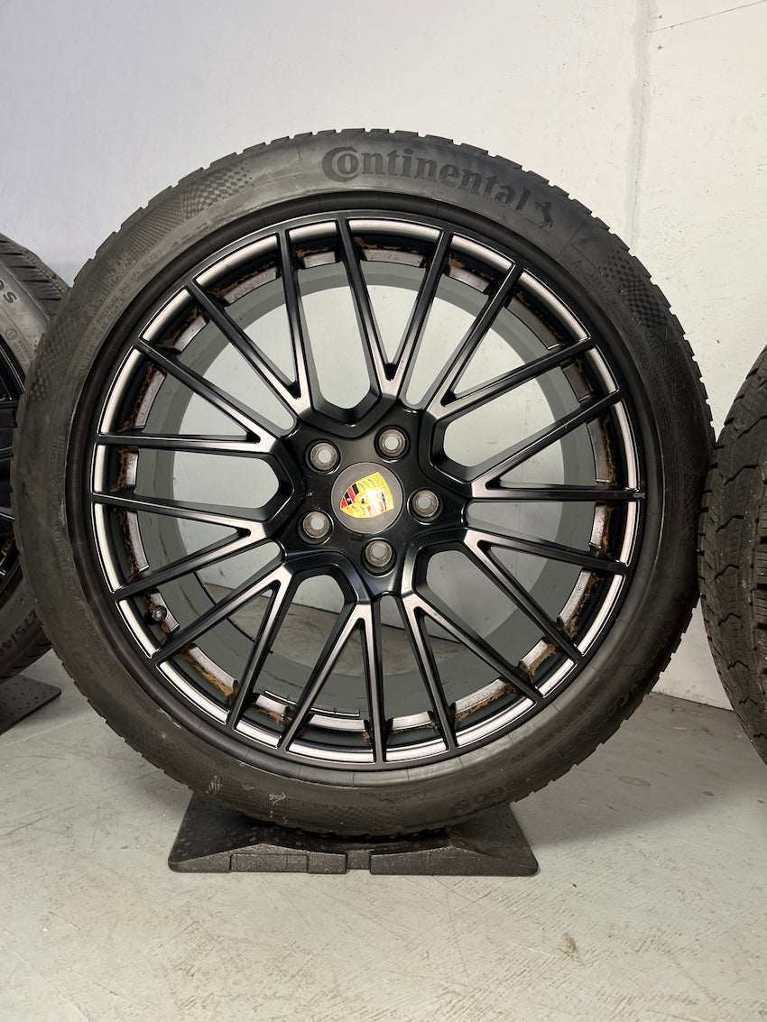 Porsche Cayenne E3 9Y0 21 Zoll RS Spyder Winter Räder Continental
