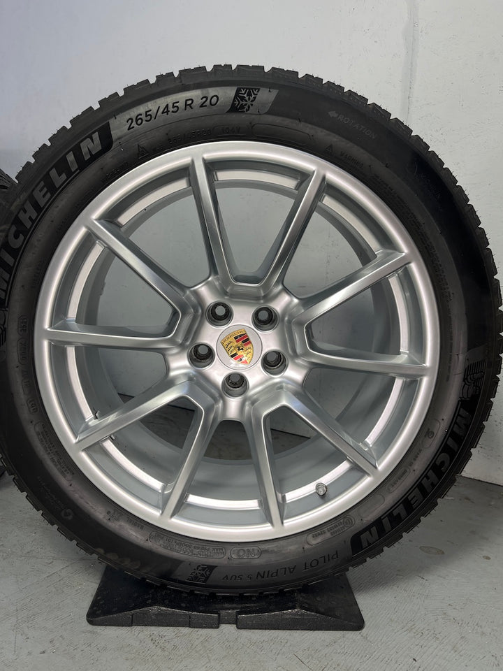 Porsche Macan 20 Zoll Sport Design Winter Räder Michelin DOT2020/21 7mm