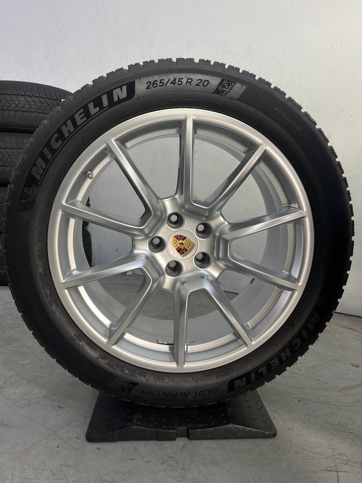 Porsche Macan 20 Zoll Sport Design Winter Räder Michelin DOT2020/21 7mm