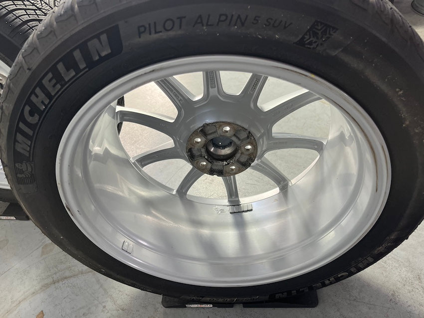 Porsche Macan 20 Zoll Sport Design Winter Räder Michelin DOT2020/21 7mm