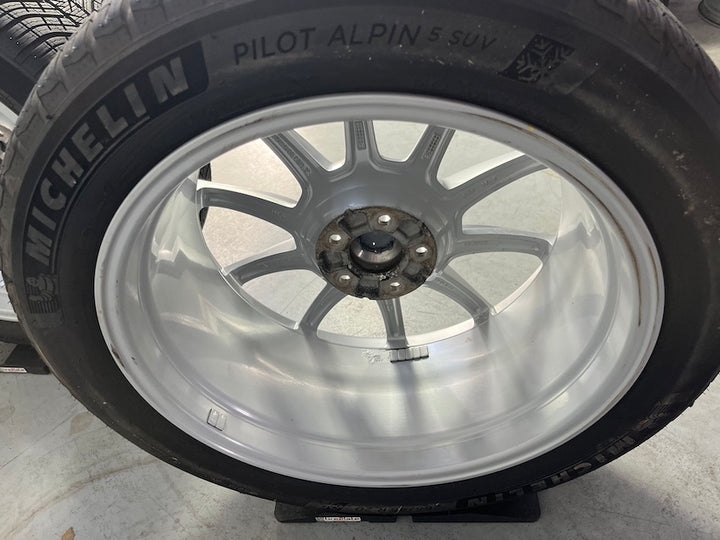Porsche Macan 20 Zoll Sport Design Winter Räder Michelin DOT2020/21 7mm