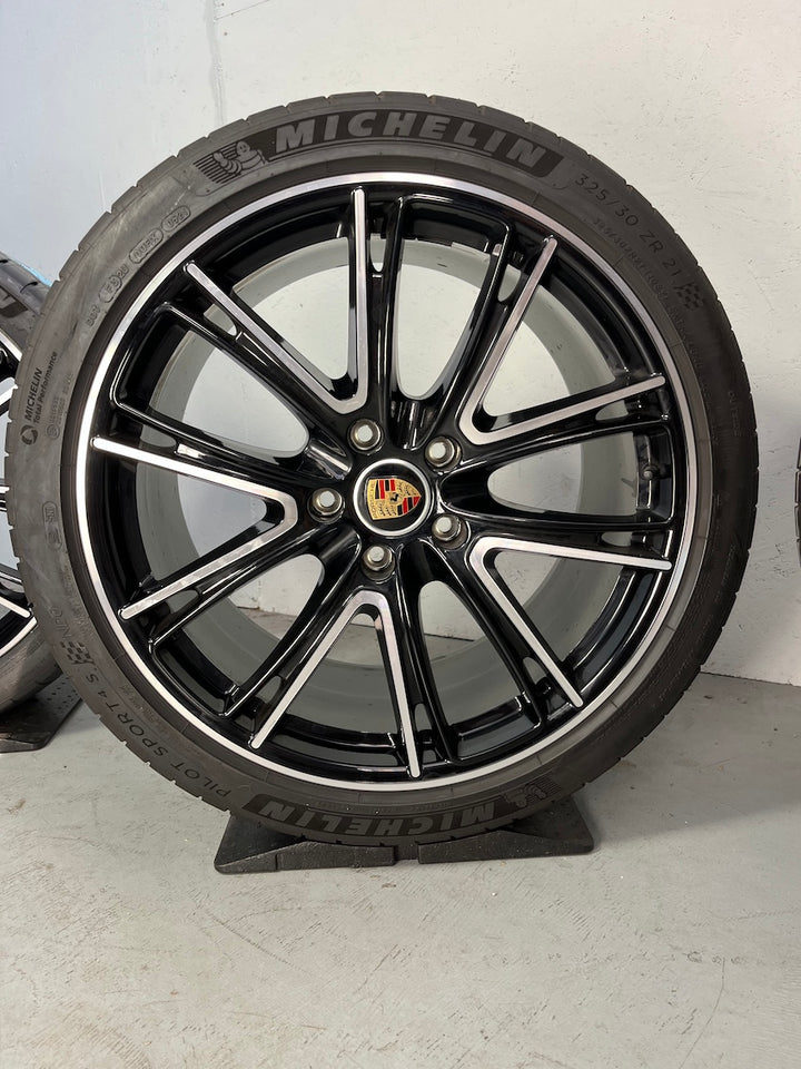 Porsche Panamera 971 21 Zoll EXCLUSIVE DESIGN SPORT Sommer 2x Neureifen