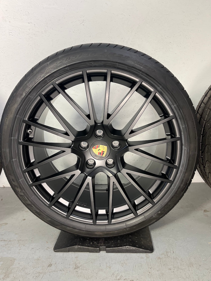 Porsche Cayenne COUPE 22 Zoll E3 9Y0 RS Spyder Sommer Räder Pirelli DOT2022