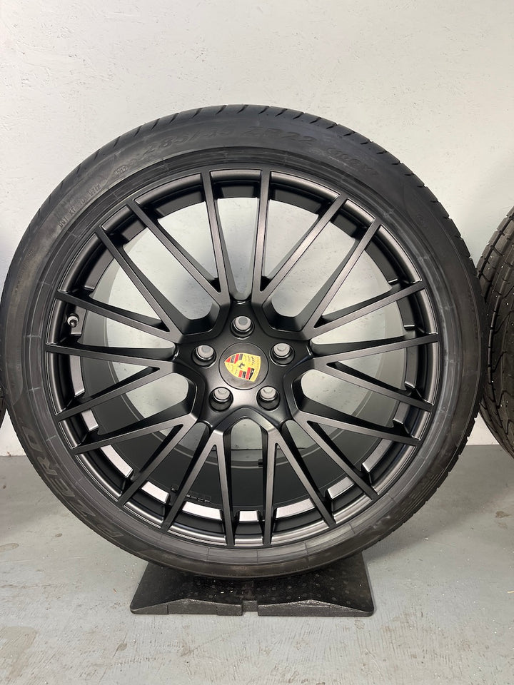 Porsche Cayenne COUPE 22 Zoll E3 9Y0 RS Spyder Sommer Räder Pirelli DOT2022