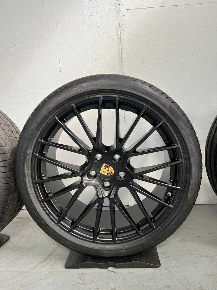 Porsche Cayenne COUPE 22 Zoll E3 9Y0 RS Spyder Sommer Räder Pirelli DOT2022