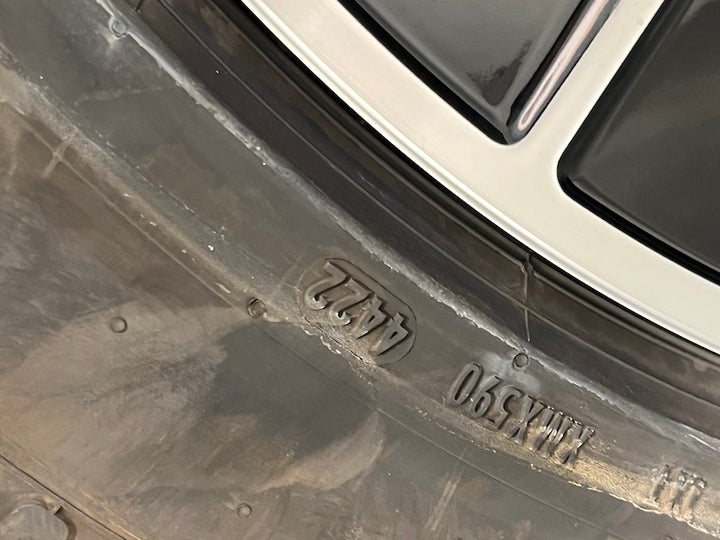 Porsche Taycan 20 Zoll TURBO AERO Winterräder Pirelli DOT2022 6,5-7mm