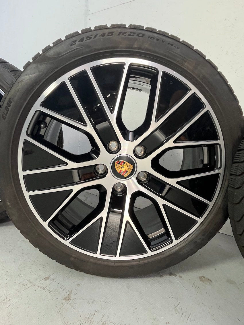 Porsche Taycan 20 Zoll TURBO AERO Winterräder Pirelli DOT2022 6,5-7mm