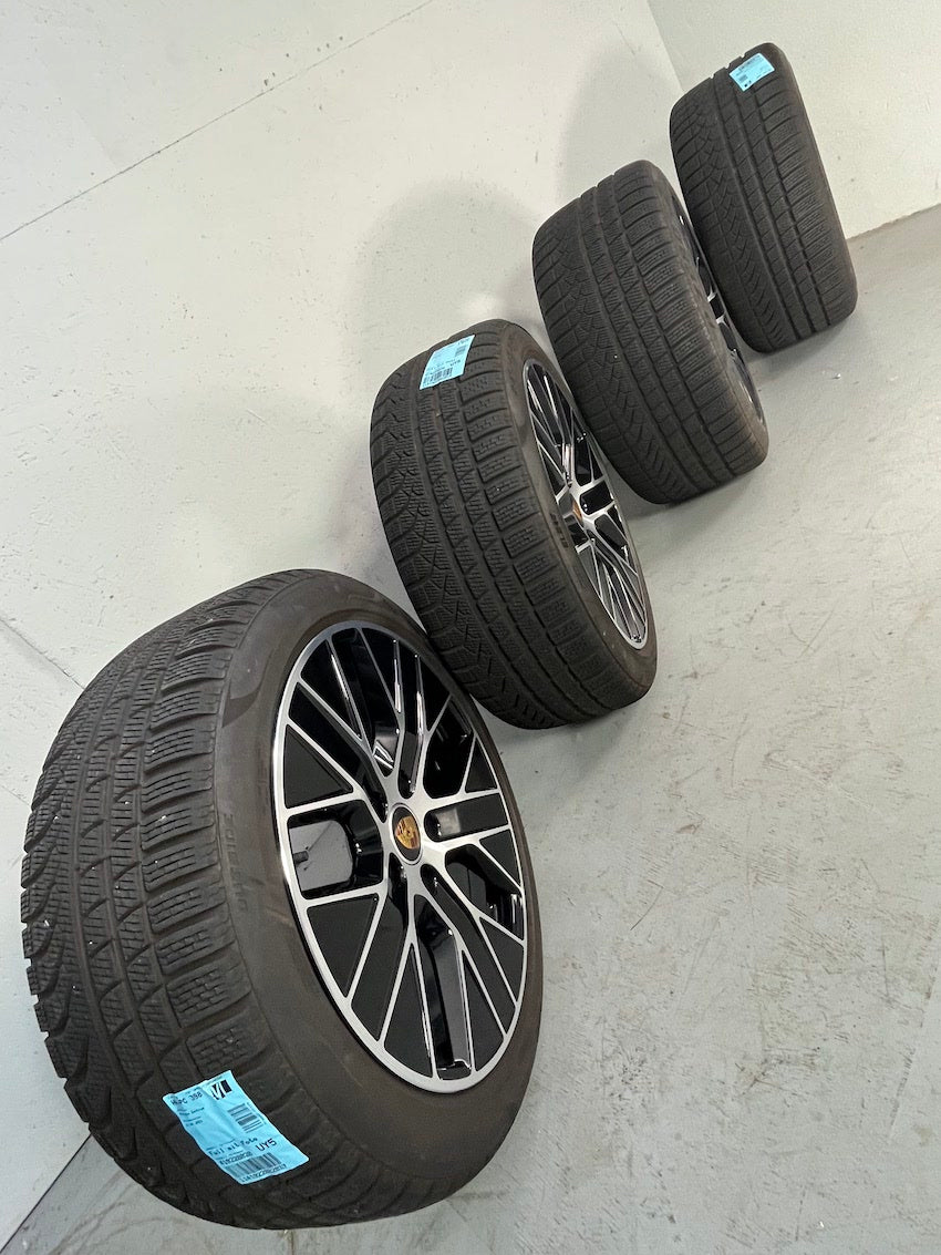 Porsche Taycan 20 Zoll TURBO AERO Winterräder Pirelli DOT2022 6,5-7mm