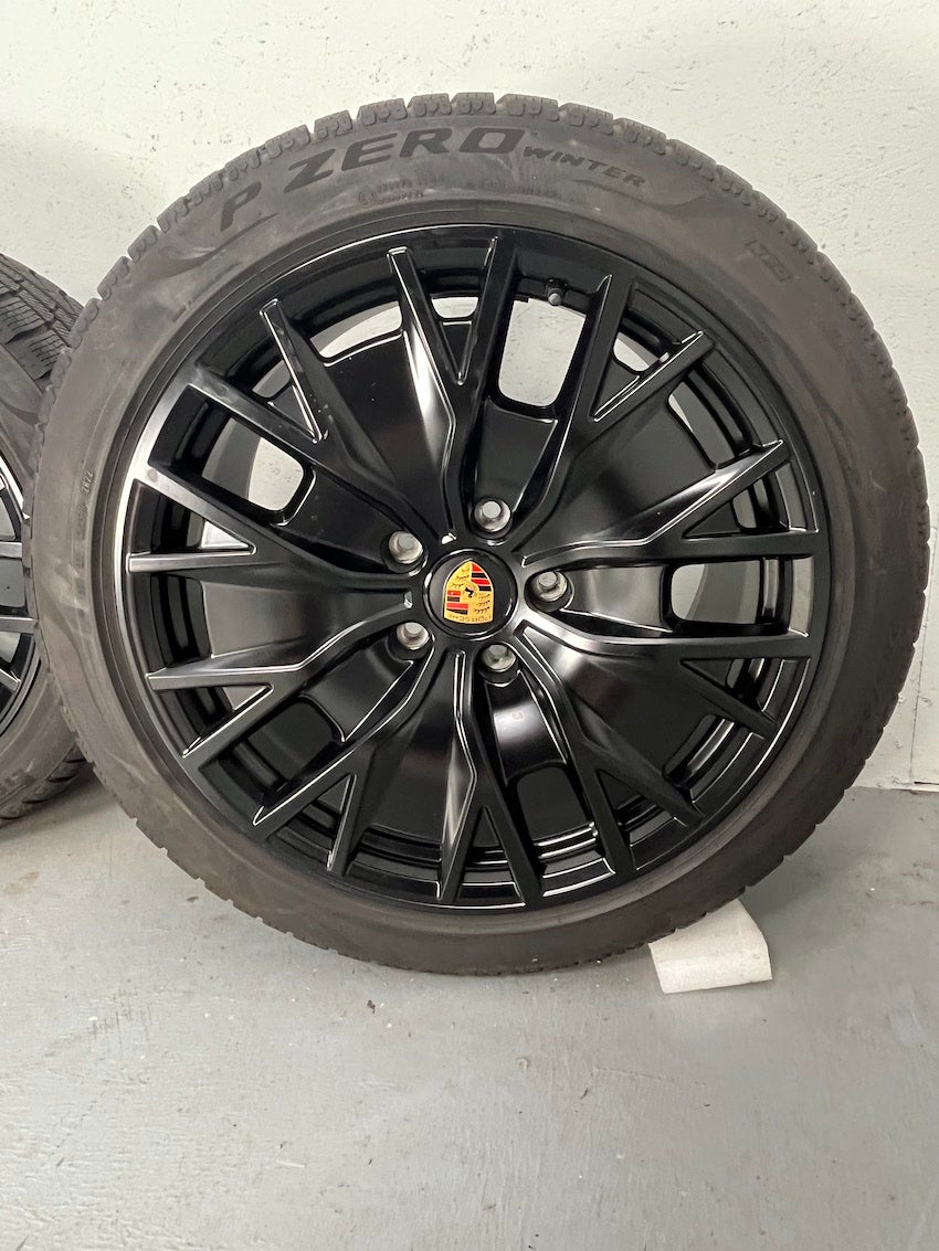 Porsche Taycan 20 Zoll TURBO S AERO GTS Winter Pirelli NP:7.794,50€ MwSt. awb.