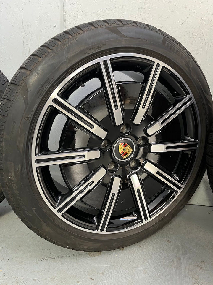 Porsche Taycan 20 Zoll Sport Aero Winterräder Pirelli DOT2021 6,5-7mm