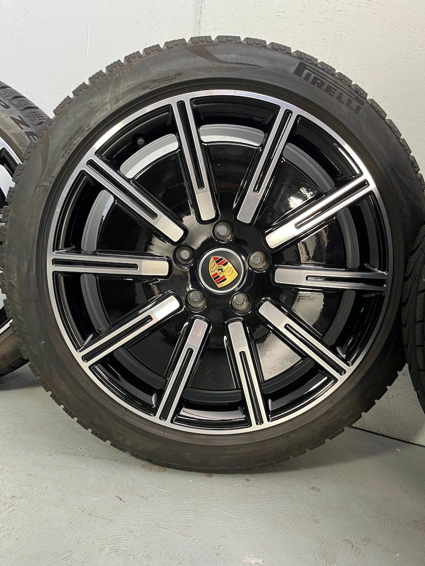 Porsche Taycan 20 Zoll Sport Aero Winterräder Pirelli DOT2021 6,5-7mm