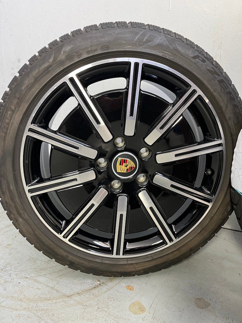 Porsche Taycan 20 Zoll Sport Aero Winterräder Pirelli DOT2021 6,5-7mm