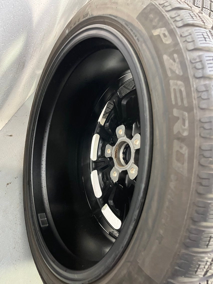 Porsche Taycan 20 Zoll Sport Aero Winterräder Pirelli DOT2021 6,5-7mm