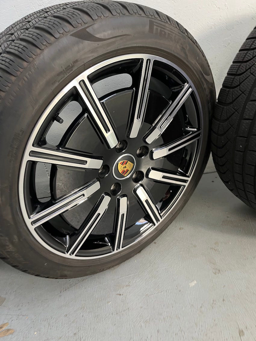 Porsche Taycan 20 Zoll Sport Aero Winterräder Pirelli DOT2021 6,5-7mm