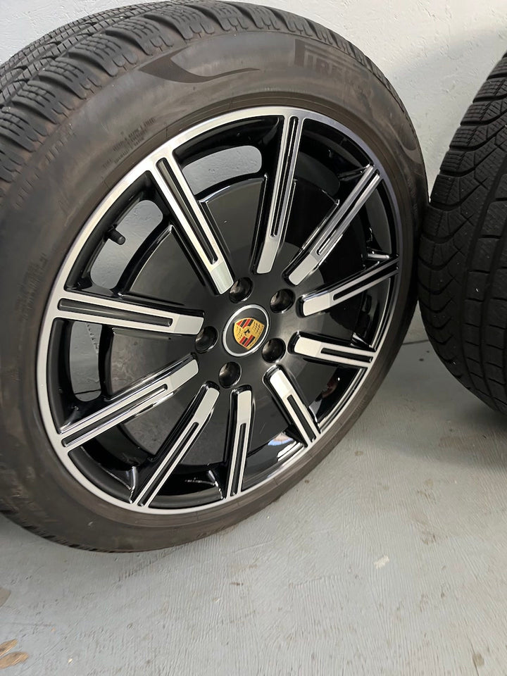Porsche Taycan 20 Zoll Sport Aero Winterräder Pirelli DOT2021 6,5-7mm