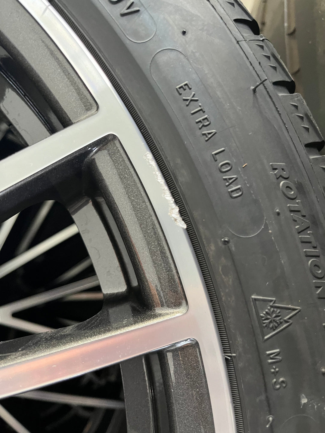 Porsche Cayenne COUPE E3 21 Zoll RS Spyder Winter Räder Michelin 80%