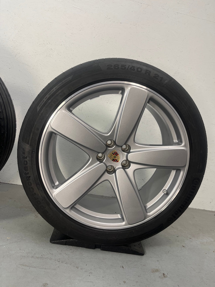 Porsche Macan I 21 Zoll Sport Classic Sommer Räder GT-silber Continental