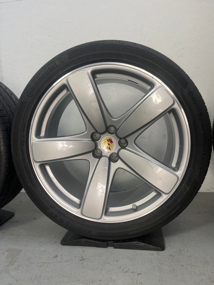 Porsche Macan I 21 Zoll Sport Classic Sommer Räder GT-silber Continental