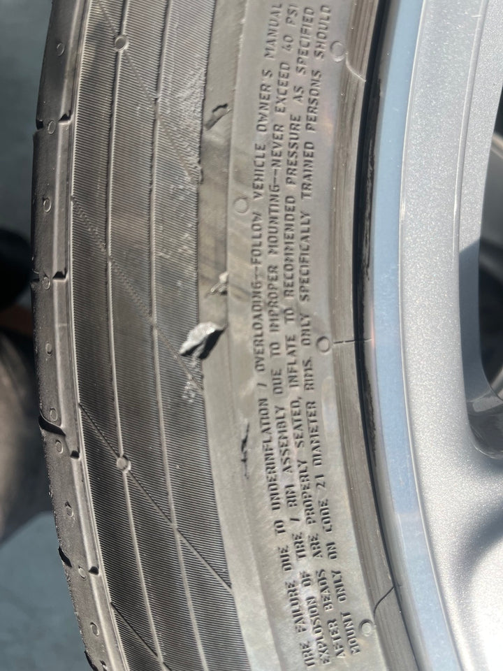 Porsche Macan I 21 Zoll Sport Classic Sommer Räder GT-silber Continental