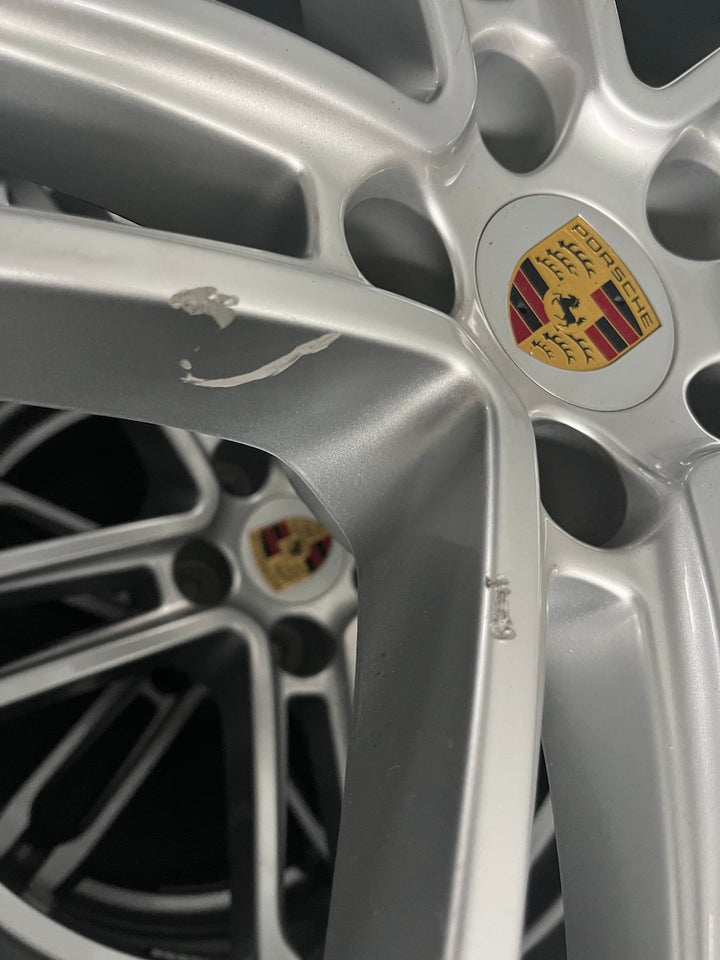 Porsche Macan III 19 Zoll Winter Räder Pirelli DOT2023 7mm