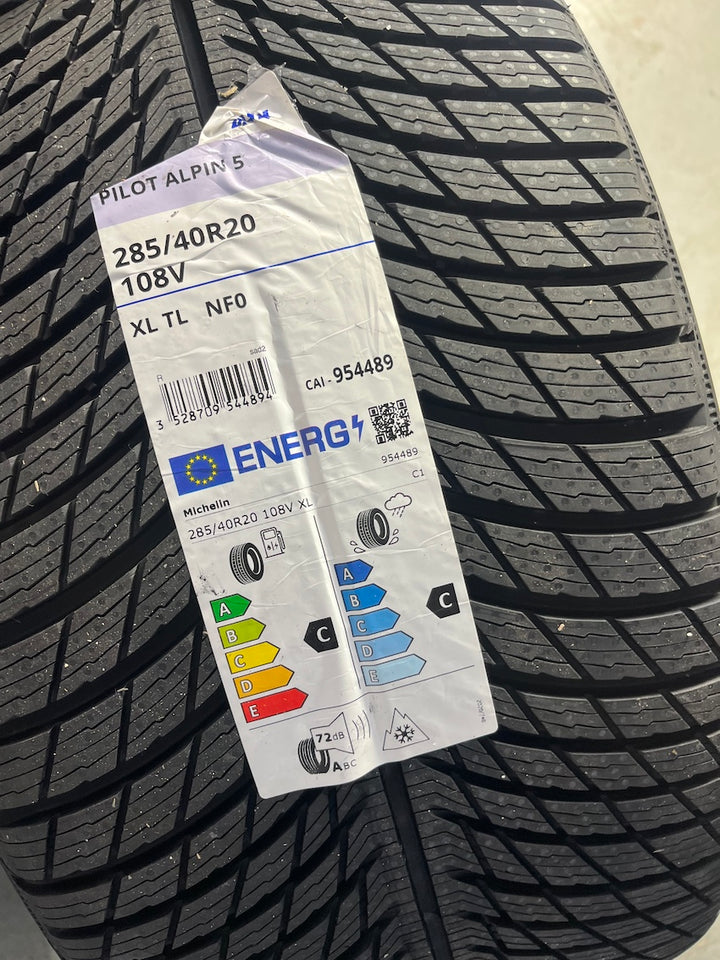 Porsche Taycan J1 II 20 Zoll Tequipment Design Winterräder NEUREIFEN Michelin