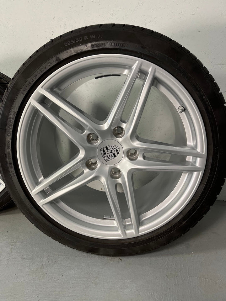 Porsche 991.2 19 Zoll Carrera Winter Räder C2 S Conti Heckantrieb 6,5-8mm