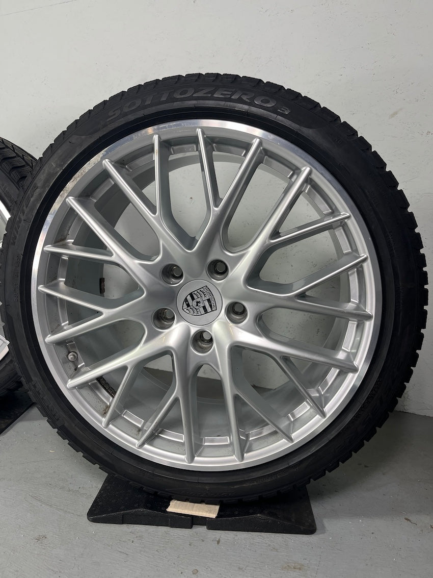 Porsche Panamera 971 21 Zoll Sport Design Winter Räder Pirelli DOT2021