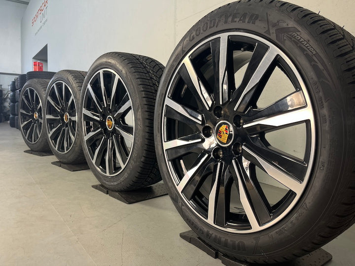Porsche Taycan J1 II 20 Zoll Tequipment Design Winterräder Goodyear DOT2024 7,5mm