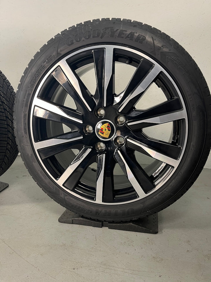Porsche Taycan J1 II 20 Zoll Tequipment Design Winterräder Goodyear DOT2024 7,5mm