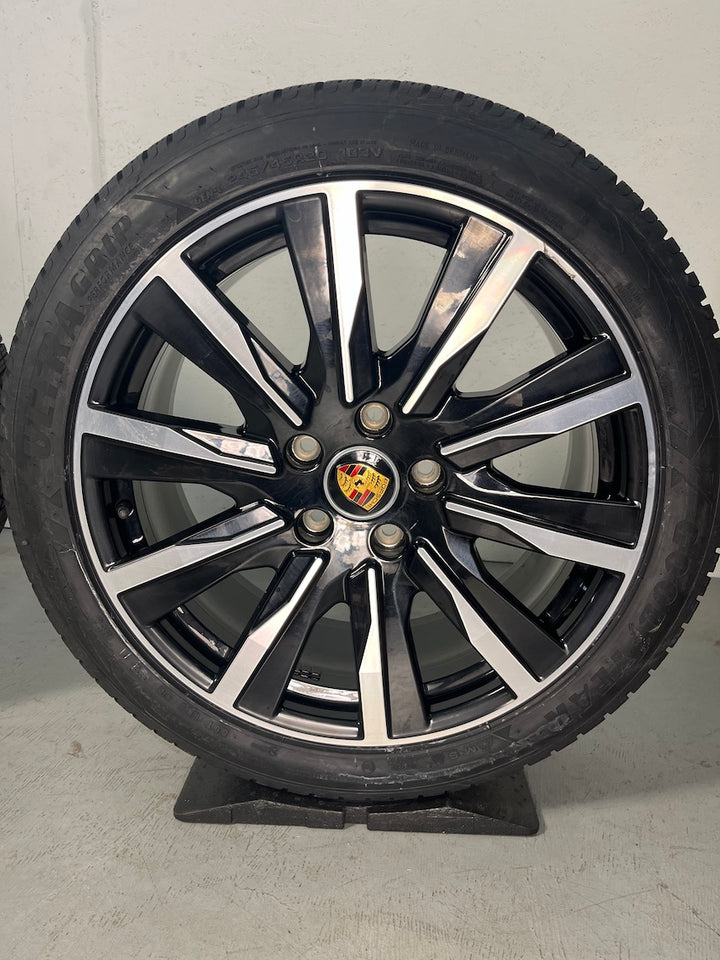 Porsche Taycan J1 II 20 Zoll Tequipment Design Winterräder Goodyear DOT2024 7,5mm