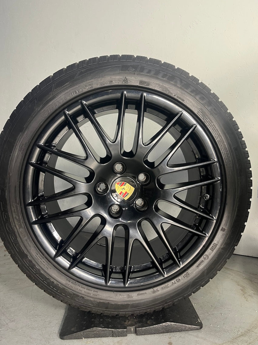 Porsche Cayenne 20 Zoll RS Spyder 958 Winter Räder Dunlop schwarz