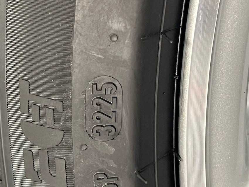 Porsche Macan IV Electric EV 22 Zoll RS Spyder Winter Räder NEU Pirelli