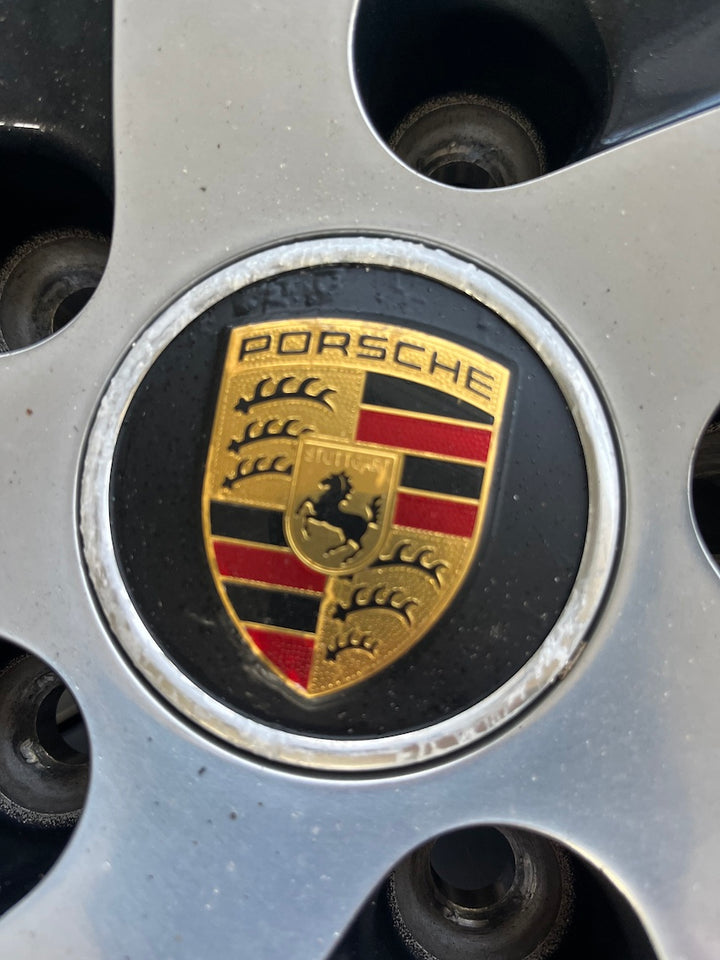Porsche Taycan J1 19 Zoll Aero Winterräder Pirelli DOT2021 TOP
