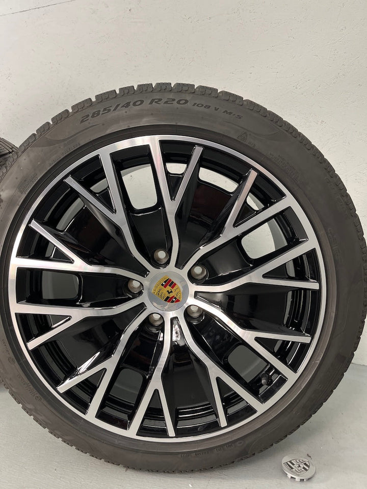 Porsche Taycan 20 Zoll TURBO S AERO Winterräder Pirelli 900Km DOT2023