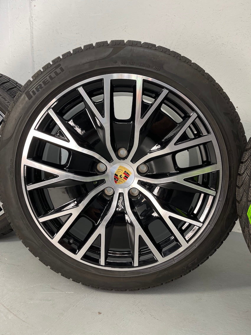 Porsche Taycan 20 Zoll TURBO S AERO Winterräder Pirelli 900Km DOT2023