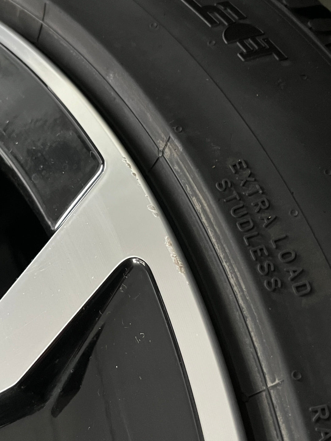 Porsche Taycan 20 Zoll TURBO AERO DESIGN Winter DOT2022 Pirelli 6,5mm