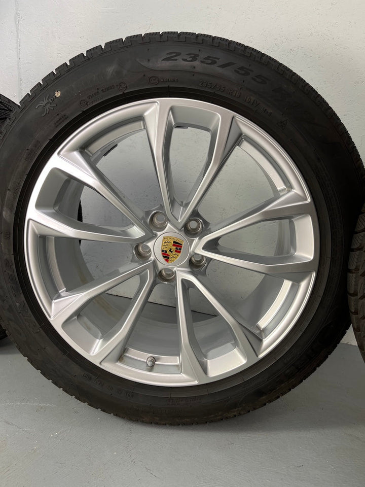 Porsche Macan III 19 Zoll Design Winter Räder Pirelli DOT2022
