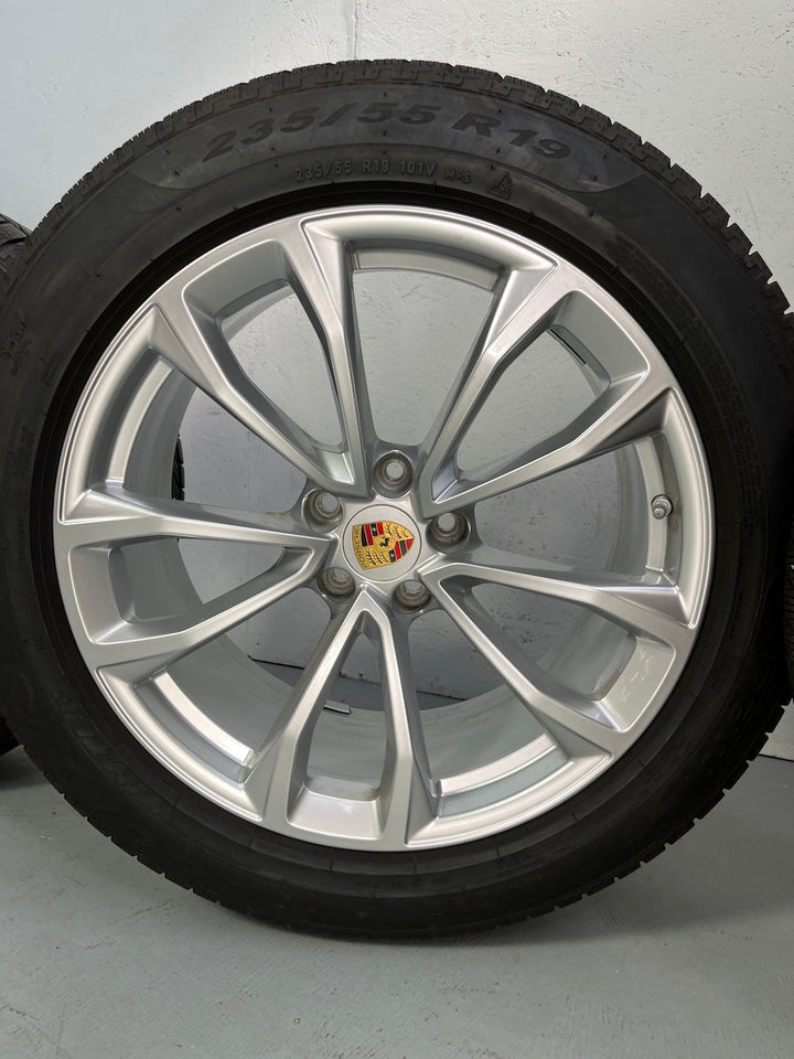 Porsche Macan III + II 19 Zoll Design Winter Räder Pirelli DOT2023 7,5mm 900Km